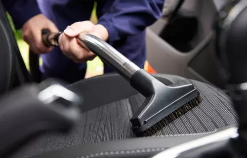 Salona sausā tīrīšana